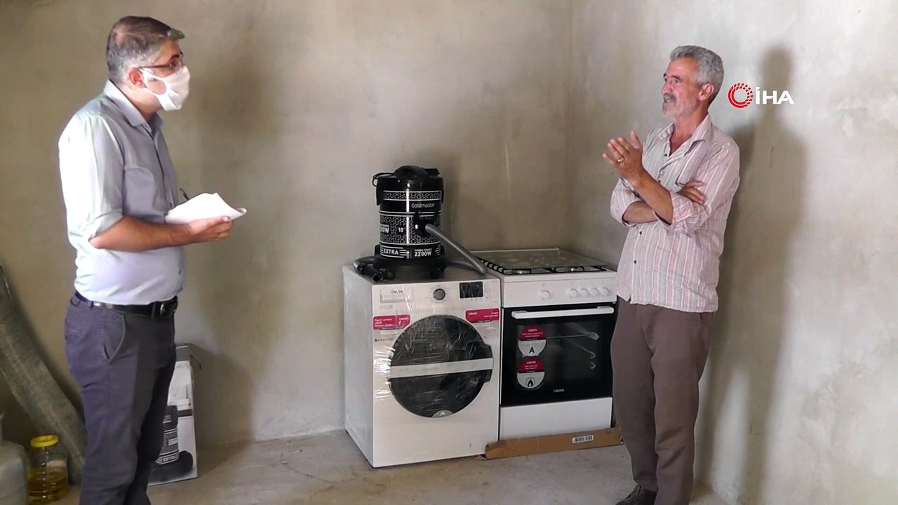 Erciş Kaymakamlığından evi zarar gören vatandaşa destek