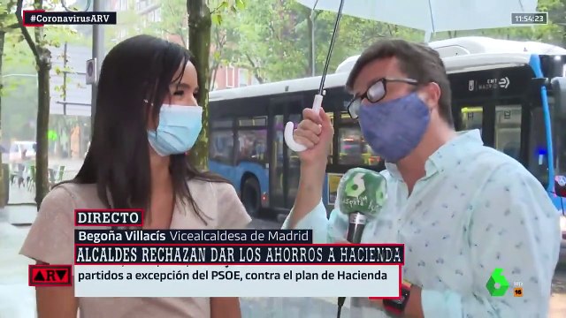 El ataque de risa de María Llapart en pleno directo por lo que le pasó a un reportero de 'Al Rojo Vivo'