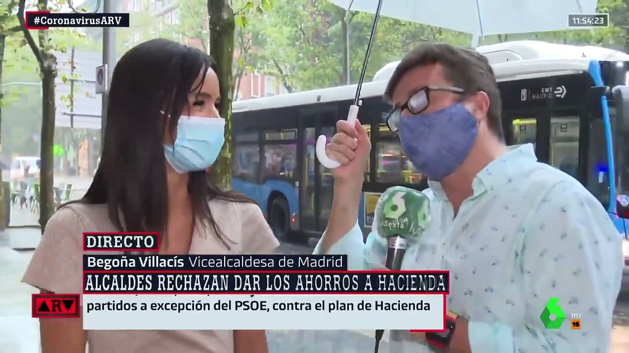 El ataque de risa de María Llapart en pleno directo por lo que le pasó a un reportero de 'Al Rojo Vivo'