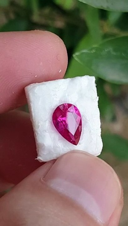 Unheated Ruby | Igi certified | natural | loose gemstone | pear shape | transparent | pinkish red