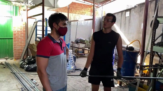 Espanhóis vendem bens pessoais para fazer face ao coronavírus