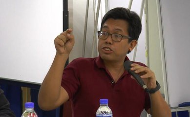 Azrul at Malaysia: Secular Or Religious? What Is Our Future? forum