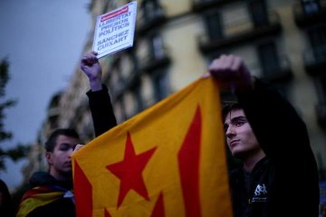Spain to 'directly rule' Catalonia
