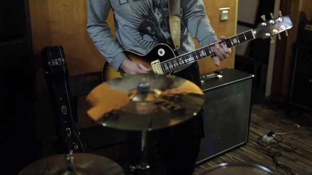 50) Music. Guitar Bass. Loose Slip. Stayloose. Dance et électro. Dramatique