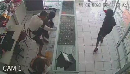 Video: así fue el violento asalto a joyería en Santa Cruz este martes