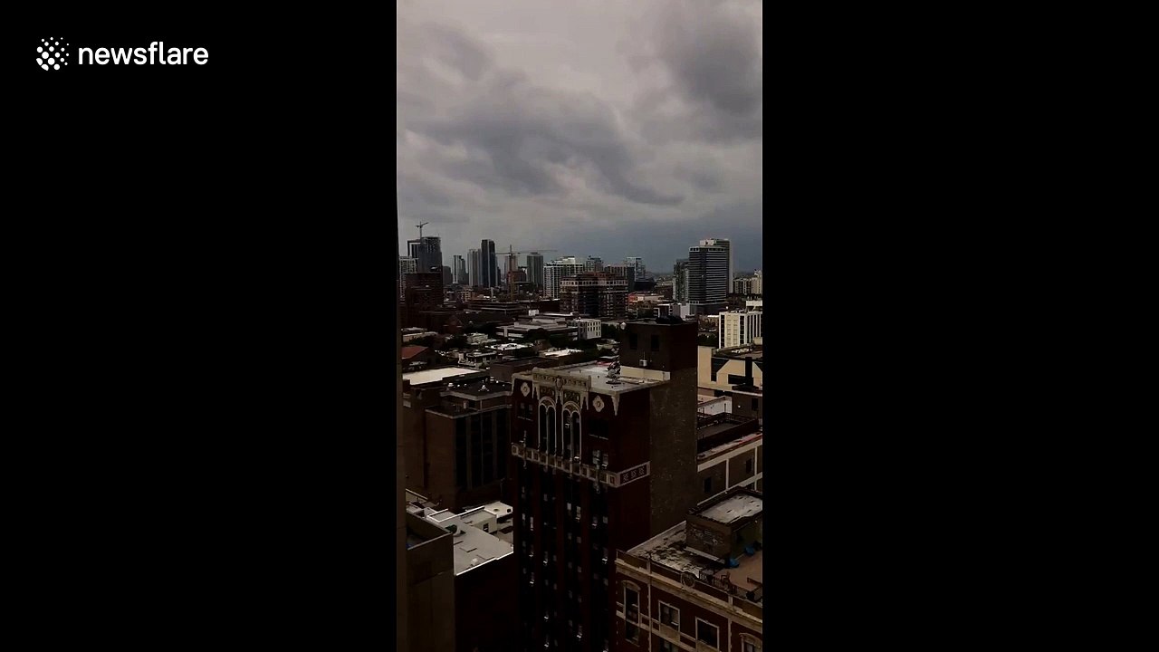 Timelapse captures derecho moving into Chicago