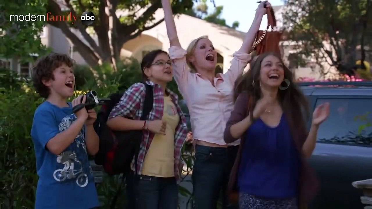 A Modern Farewell - Modern Family