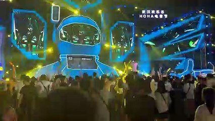 En el epicentro de la pandemia, los habitantes de Wuhan abandonan la mascarilla