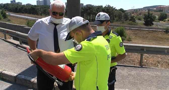 TEM Otoyolu Çamlıca ve Samandıra gişelerinde otobüslere denetim