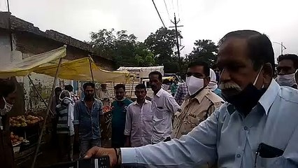 देवास ननि की टीम पहुची अतिक्रमण हटाने