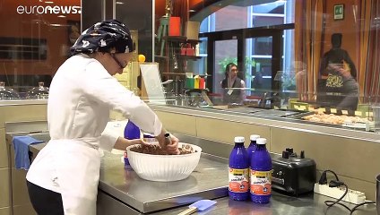 Pandemia afeta emprego e educação dos jovens