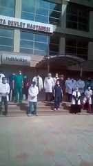 Kahta Devlet Hastanesi'nde çalışan doktor ve sağlık personelinden maskeli protesto