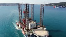 Dev petrol platformu İstanbul Boğazı'ndan geçiyor