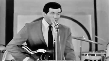 ABD'li şarkıcı ve oyuncu Trini Lopez koronavirüsten öldü, 83 yaşındaydı