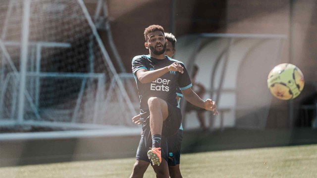 Travail devant le but pour les Olympiens