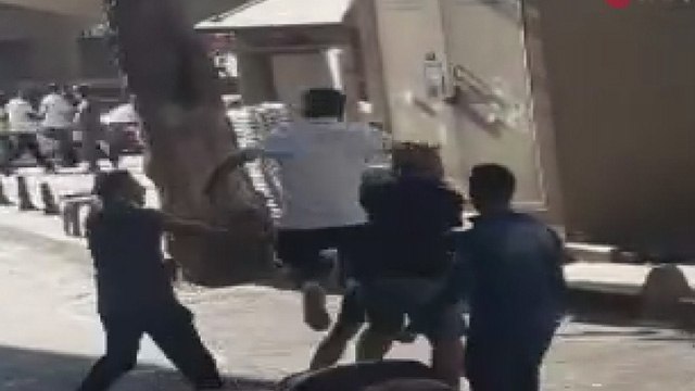 Aksaray'da uçan tekmeli kavga