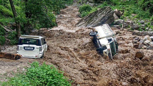 J-K: Vehicles washed away due to flash flood in Kishtwar
