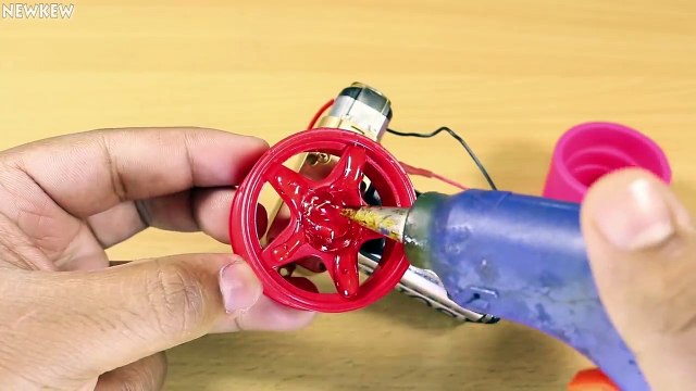 3 AWESOME DC MOTOR LIFE HACKS