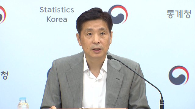 취업자 5개월째 감소, 감소 폭은 축소...실업자 21년 만에 최다 / YTN