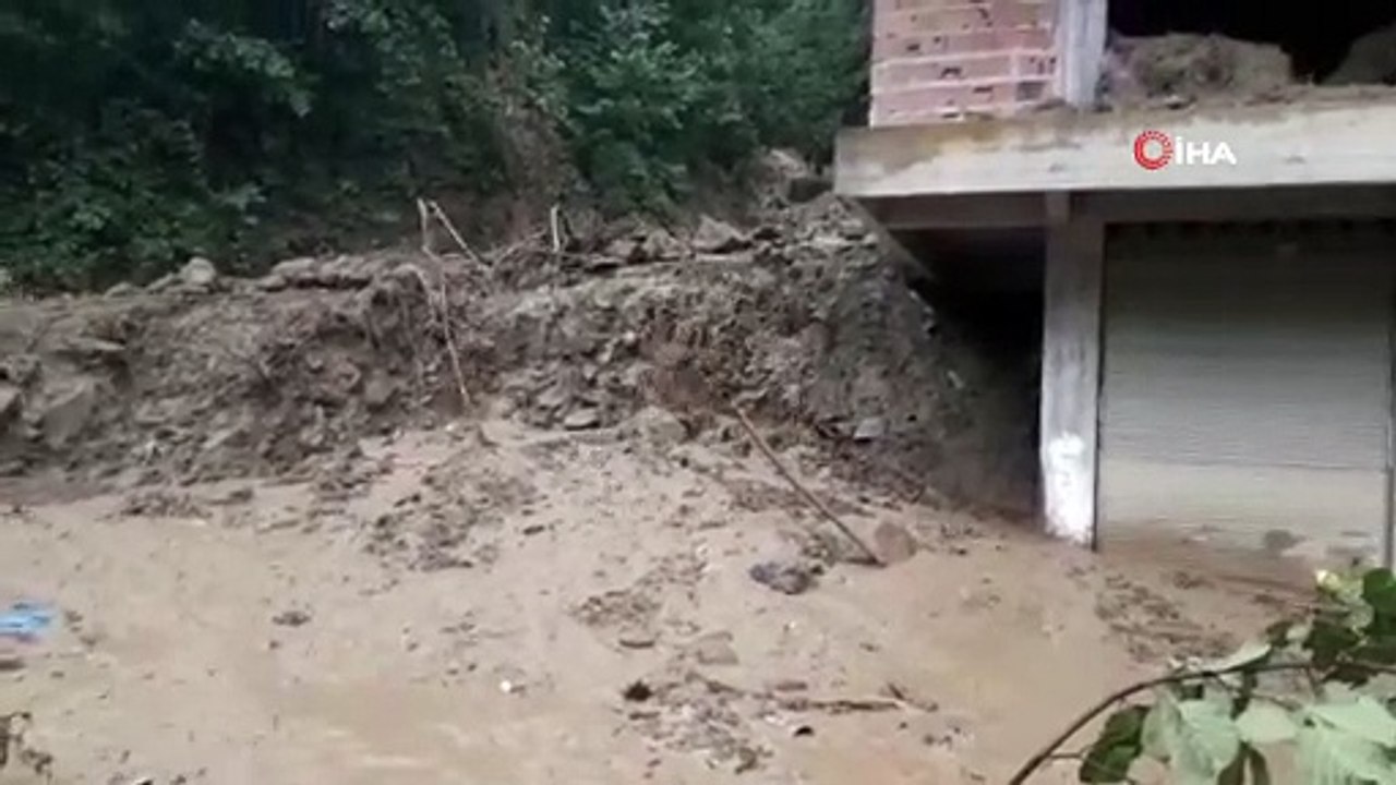 Trabzon'un Sürmene ilçesinde şiddetli yağış