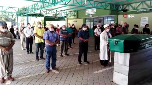 Vali Yardımcısının öldürdüğü anne ve kardeşi Tarsus’ta toprağa verildi