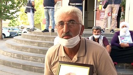 HDP önündeki evlat nöbetine bir aile daha katıldı