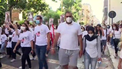 Beyrouth: colère et tristesse dans les rues une semaine après la double explosion du port