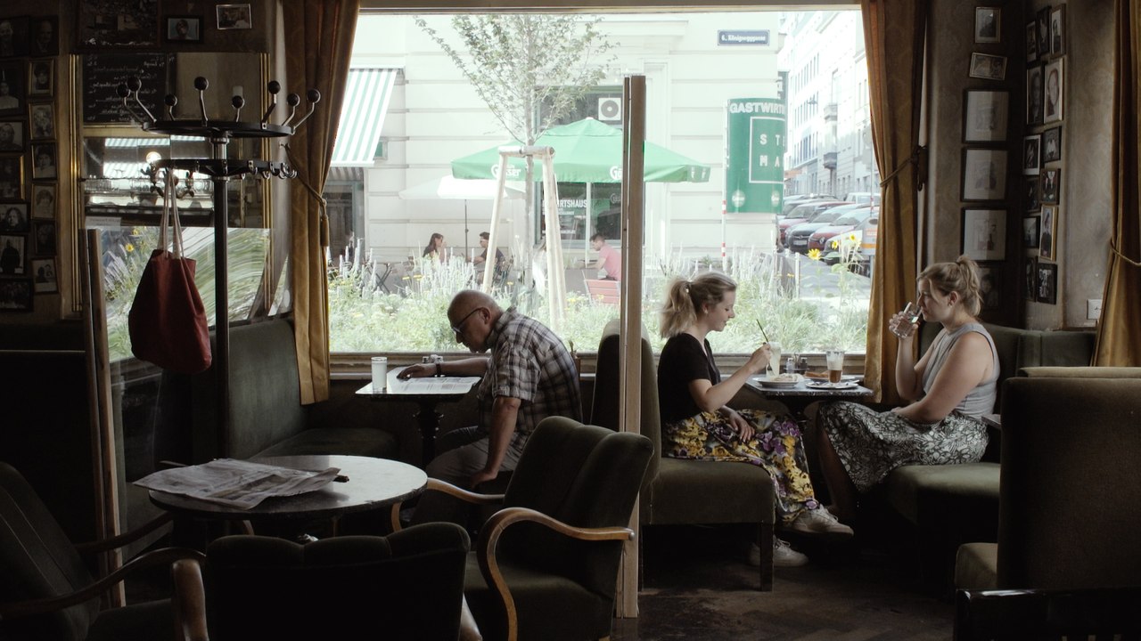 Melange statt Cappuccino: Zu Besuch im Café Jelinek