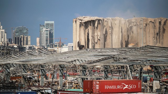 استمرار المشاورات بين القوى السياسية اللبنانية بشأن تشكيل الحكومة الجديدة ورئيسها