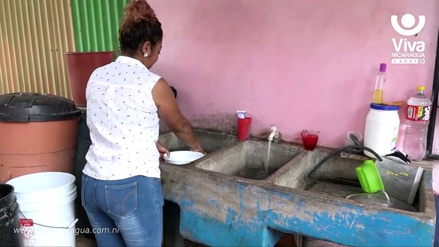 Pobladores del barrio René Cisneros inauguran alcantarillado sanitario