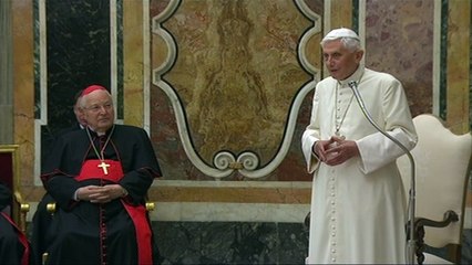 Papa emérito melhora de infecção