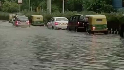 Скачать видео: Heavy rain in Delhi-NCR, waterlogging reported