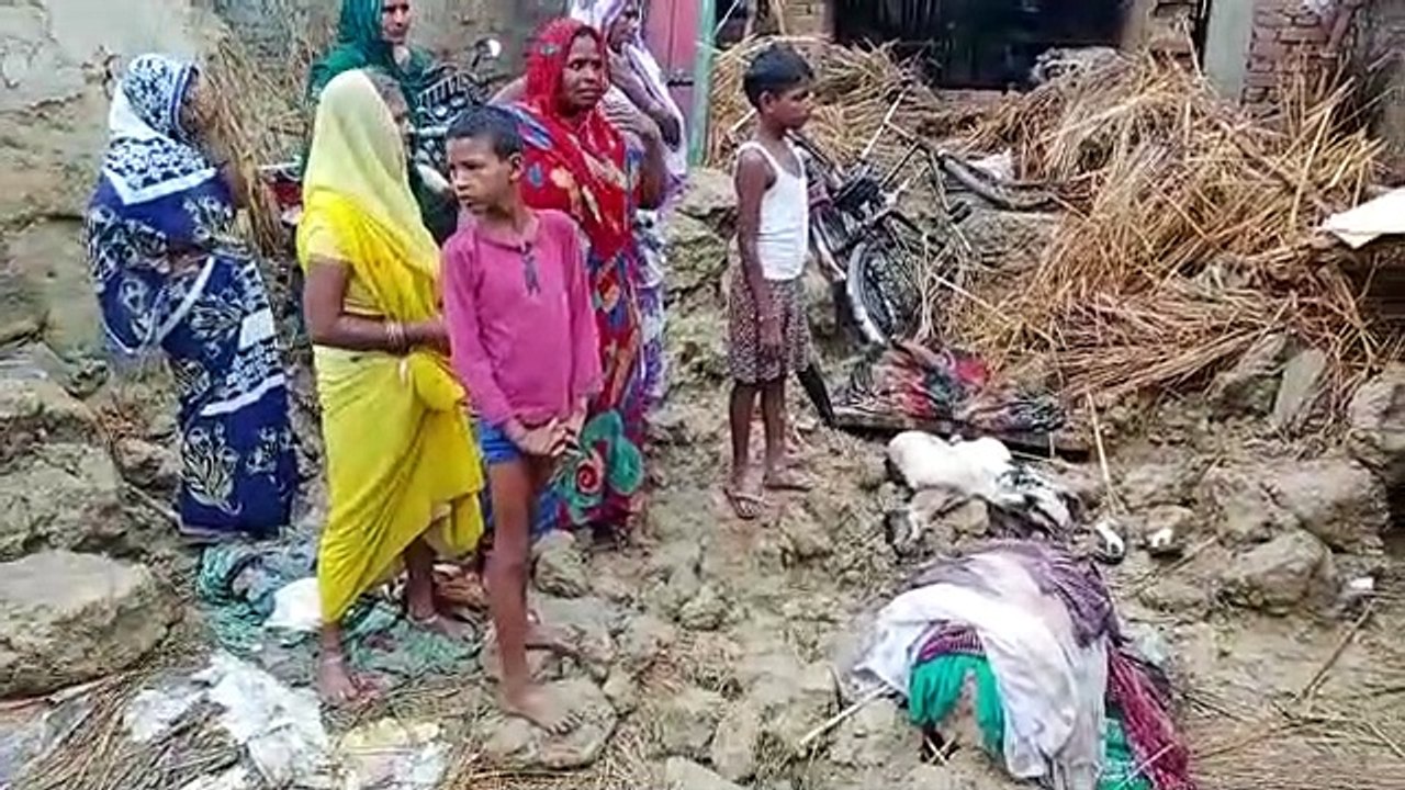 बारिश का कहर: दीवार गिरने से मलबे में दबकर पिता-पुत्र की मौत