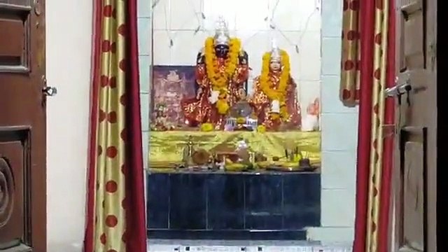 मक्सी में भी जन्माष्टमी पर हुए आयोजन, सोशल डिस्टेंसिंग के साथ की पूजा अर्चना
