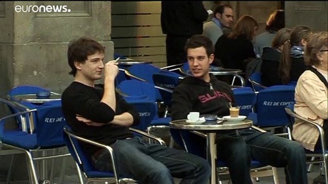 Kampf gegen Covid-19: Rauchen - auch draußen - verboten