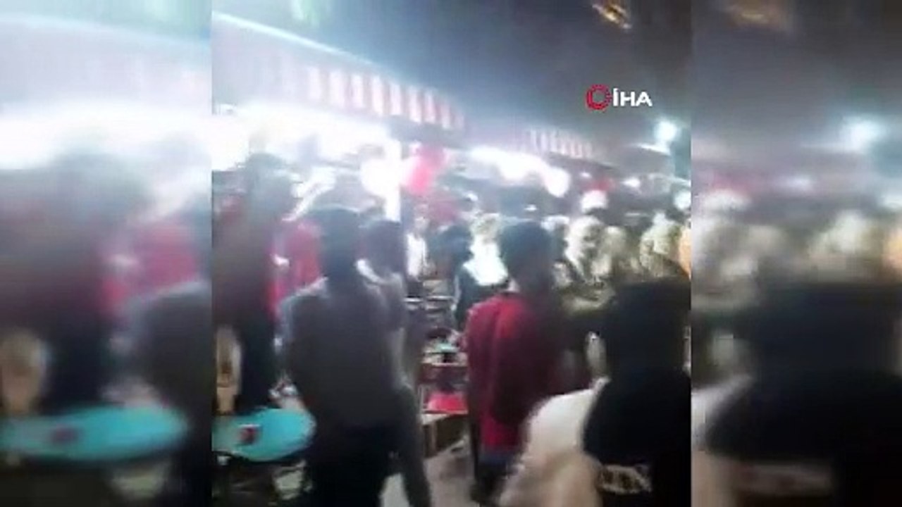 Şoke eden görüntüler yine Bursa'dan! Mesafesiz maskesiz 'kılıçlı kalkanlı' gösteri