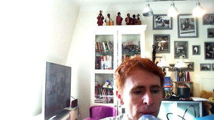 Wiwi égratigne "sing to me"