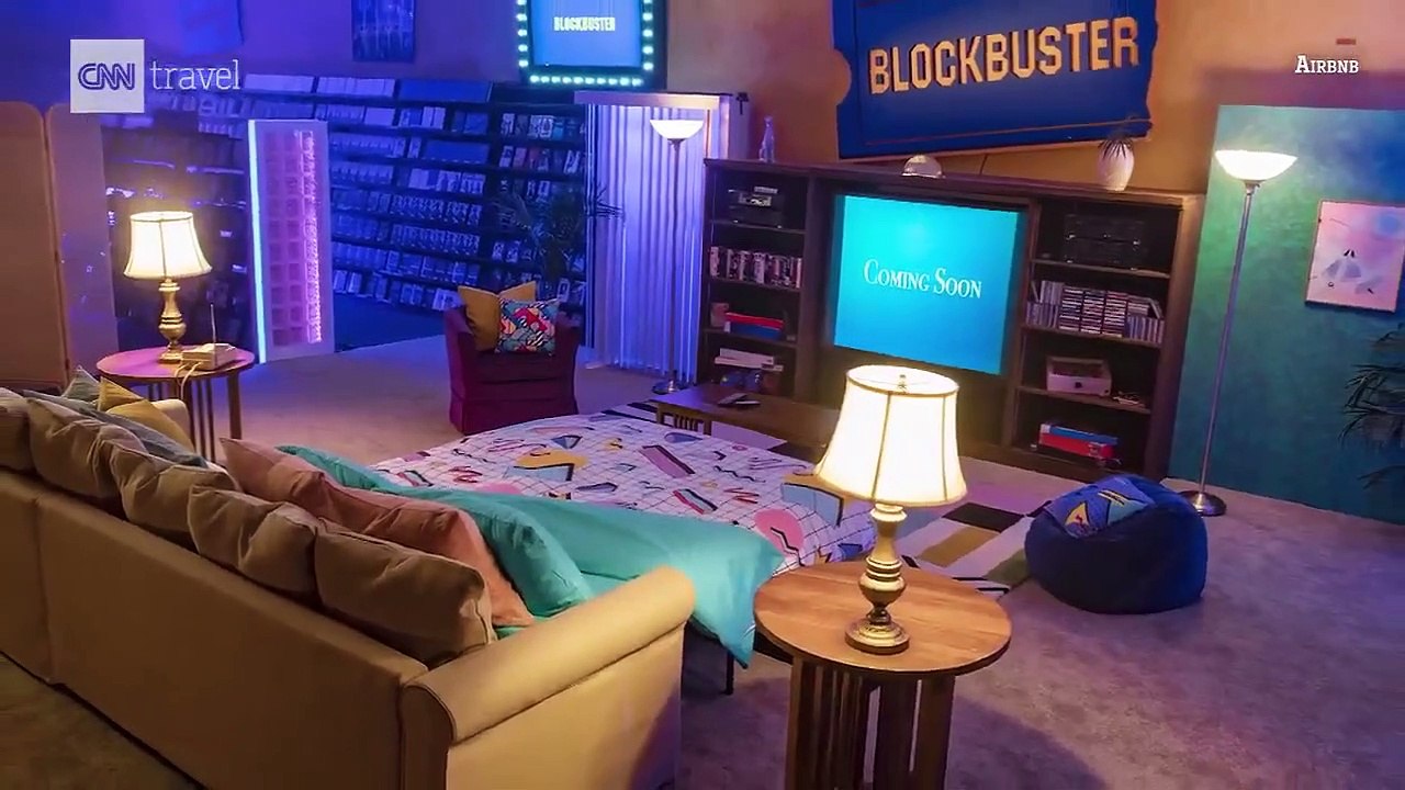 Etats-Unis: Le dernier magasin Blockbuster, basé dans l'Oregon, se loue pour des soirées pyjama nostalgiques - VIDEO