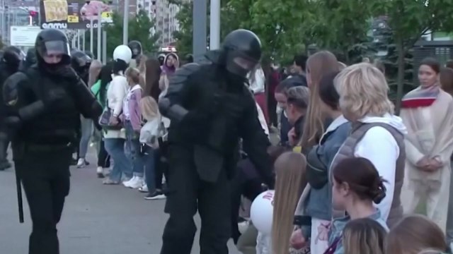 노벨문학상 수상자도 물러나라 ...벨라루스 나흘째 '대선 불복' 시위 / YTN