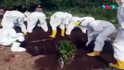 Tak Dipinjami Cangkul, Pasien Covid-19 Dikubur Pakai Tangan