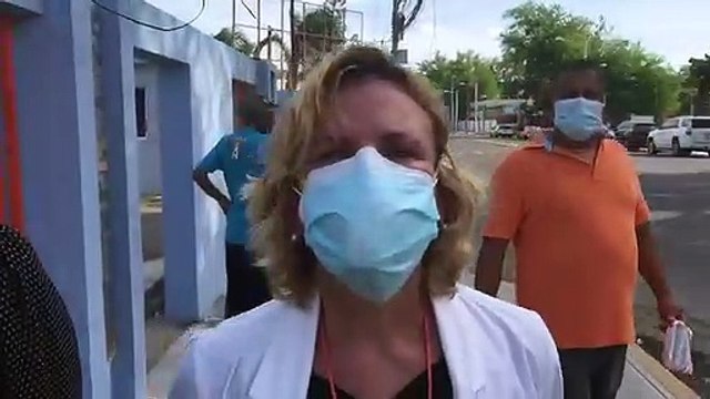 Danilo Medina inaugura hospital Arturo Grullón sin terminar, dicen médicos y enfermeras