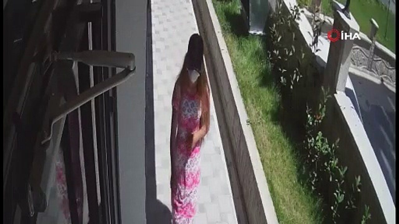 Maskeli kadın hırsızlar güvenlik kameralarını hesaba katmayınca yakayı ele verdi