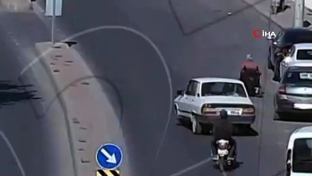 Çarpmanın etkisiyle metrelerce fırladı; bir şey olmamış gibi kalkıp yürüdü