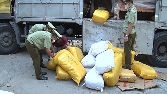 Hà Tĩnh: Bắt giữ 1 tấn ruốc bông không rõ nguồn gốc | VTC