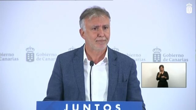 Canarias prohíbe fumar en la calle si no hay distancia de seguridad