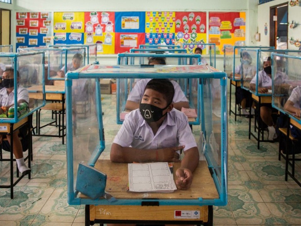 Lernen und spielen in einer box? in thailand ist das realität!