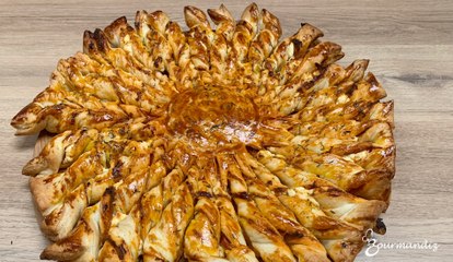 Recette : Tarte soleil à la tapenade de tomates, feta et chorizo