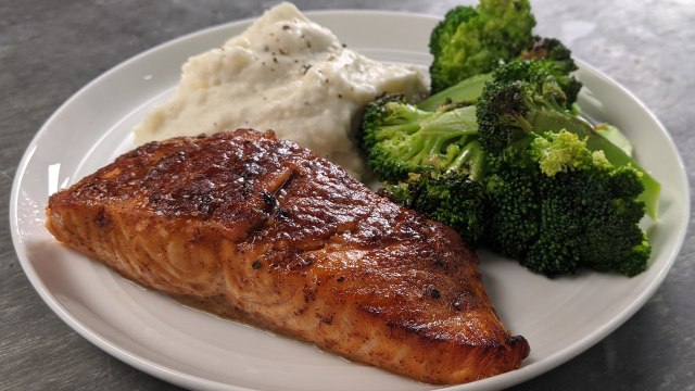 How to Make Bourbon-Marinated Salmon