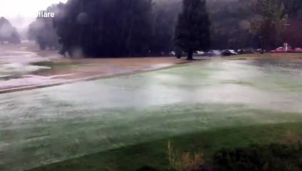 Lightning round! Golfers battle extreme weather on Kent golf course