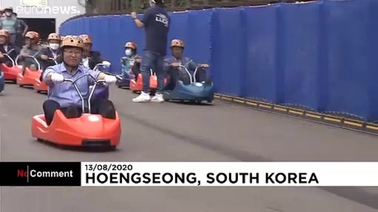 Corée du Sud : une piste de luge géante... sur une route fermée